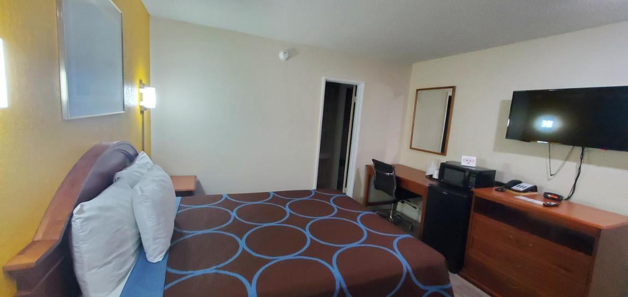 American Inn Motel Pratt Extérieur photo
